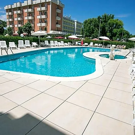 塞雷娜公园酒店 3* Viserbella di Rimini