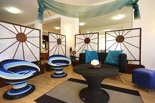 塞雷娜公园酒店 3*
